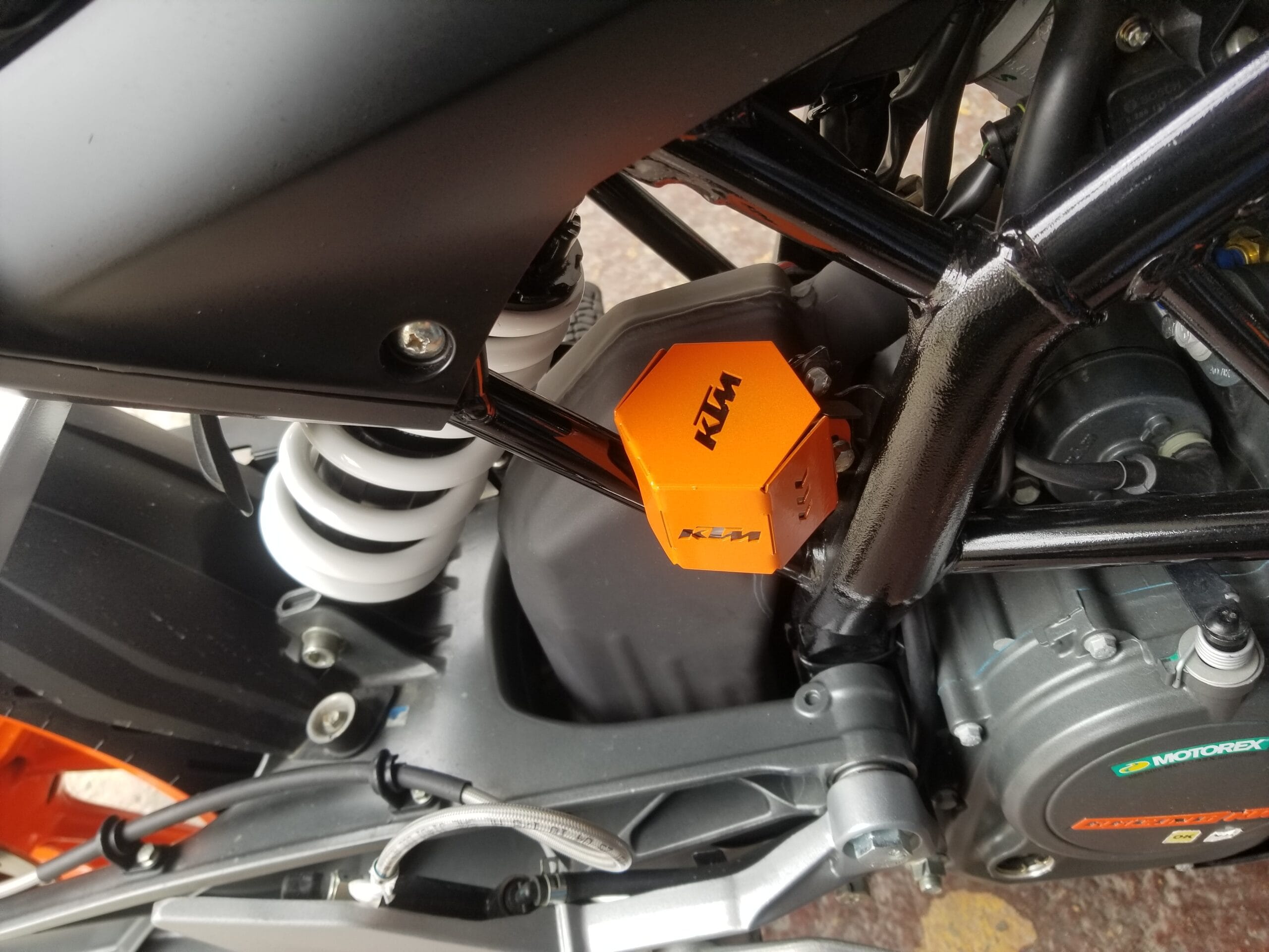 Protector Bomba Trasera KTM