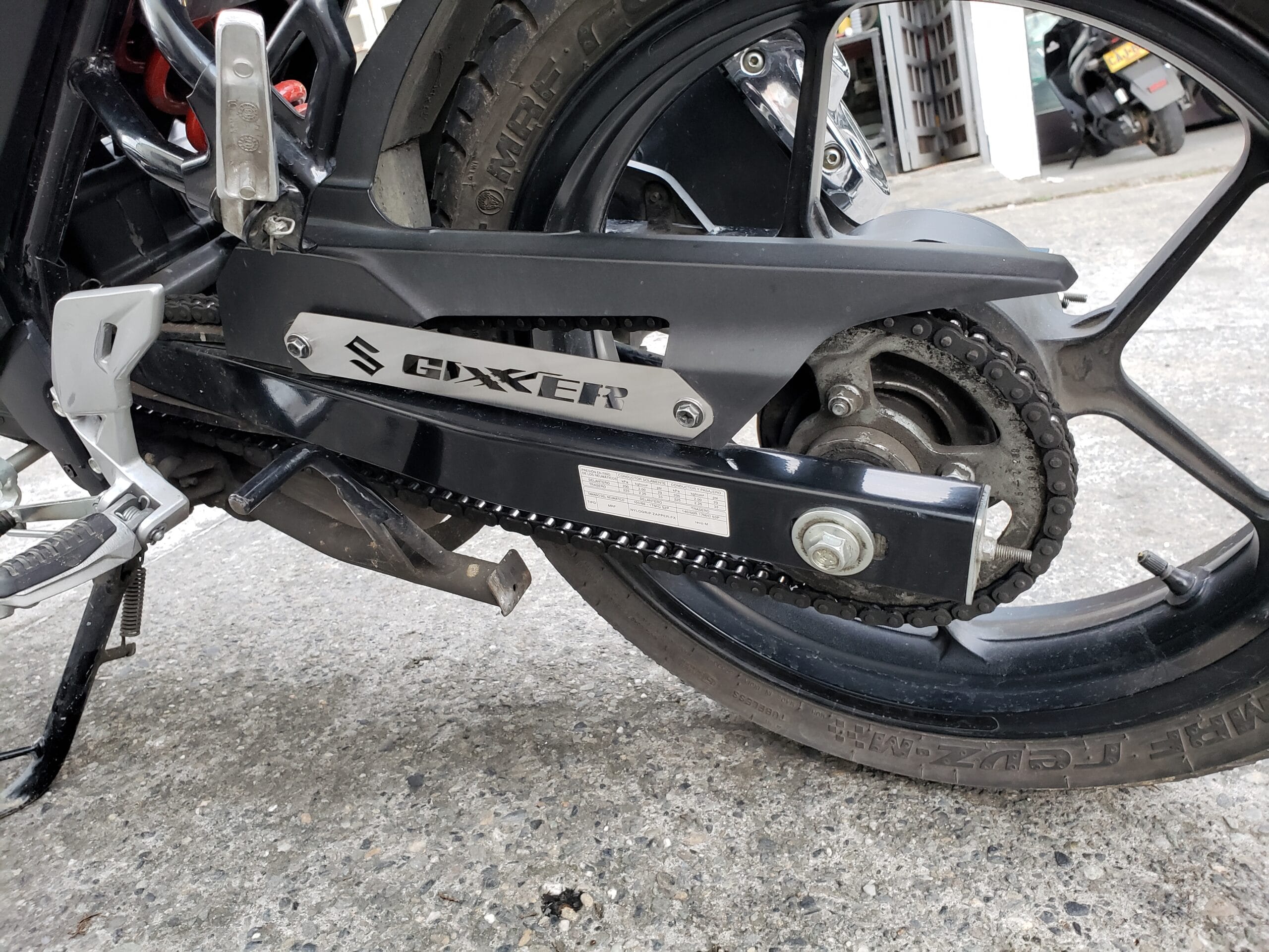 Gixxer 150 - Lamina Lateral