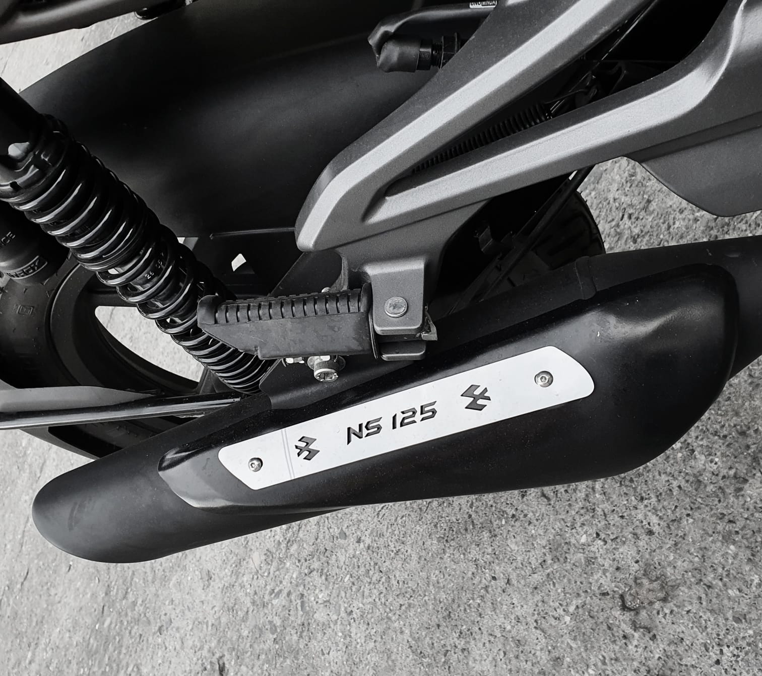 Lujo Exosto NS 125